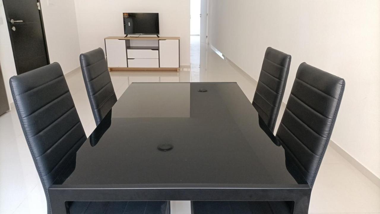 T2 Da Marilia Fonte Frances Apartment Mindelo Bagian luar foto